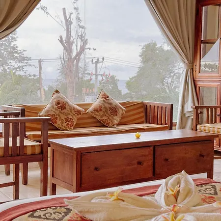 Amed Cafe & Hotel Kebun Wayan