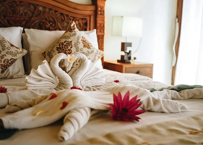Hotel Cafe & Kebun Wayan 3*