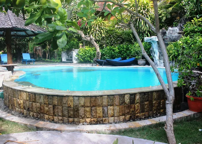 Hotel Cafe & Kebun Wayan 3*