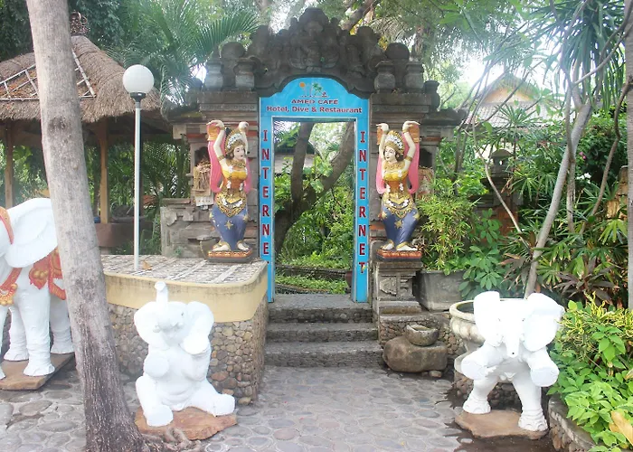 Cafe & Kebun Wayan Hotel